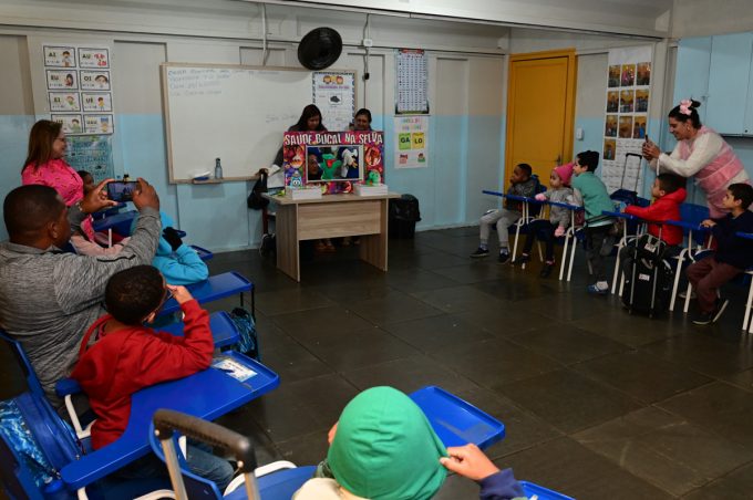 Projeto de saúde bucal chega à Escola Municipal Iara Cairo. Alunos de mais de 30 escolas já foram atendidos em 2025