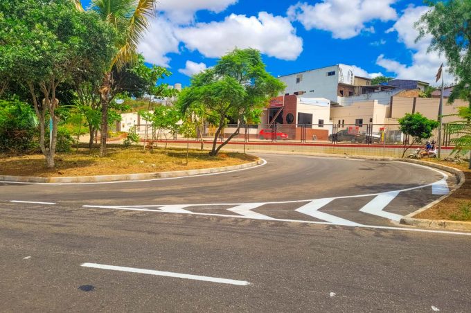 Por exigência da Prefeitura, empresa faz intervenção na Juracy Magalhães para garantir segurança e fluidez no trânsito