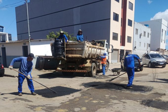 Operação Tapa-Buraco avança na recuperação asfáltica em bairros e avenidas de Vitória da Conquista