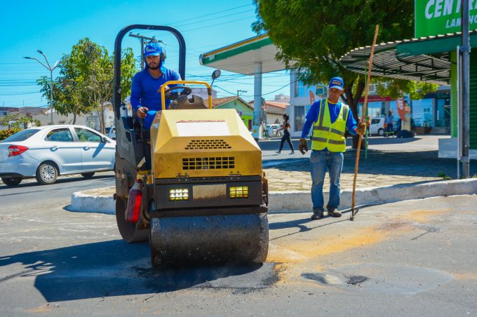 Com Operação Tapa-Buraco, Prefeitura segue recuperando vias das zonas urbana e rural do município
