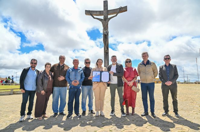 Prefeitura oficializa tombamento do Cristo de Mário Cravo como Patrimônio Histórico, Artístico, Cultural e Paisagístico