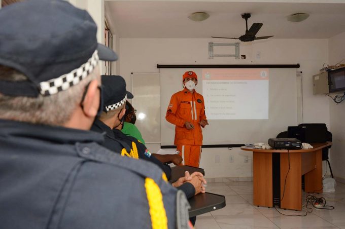Prefeitura e Corpo de Bombeiros realizam curso de brigadistas