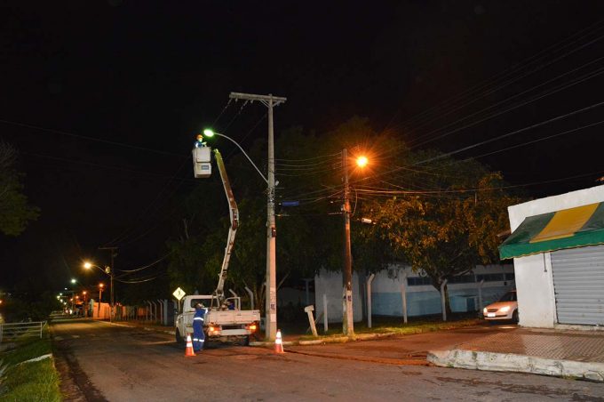 Prefeitura realiza melhorias na iluminação do entorno de unidades de saúde