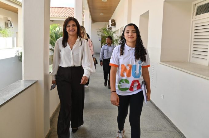 Participante do projeto “Um dia que inspira o futuro” vivencia liderança na Secretaria Municipal de Comunicação