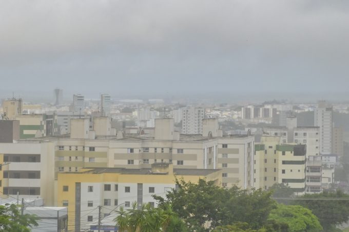 Vitória da Conquista segue com chuvas de baixa intensidade e temperaturas amenas desde sexta-feira, 22