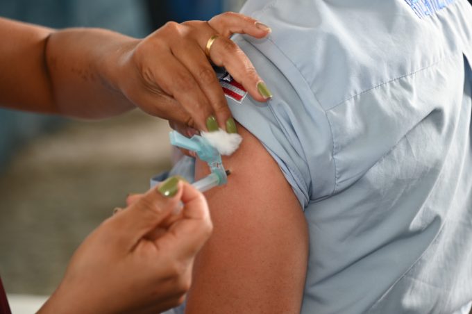 Campanha de vacinação contra a gripe termina nesta terça, mas imunização segue para grupos prioritários