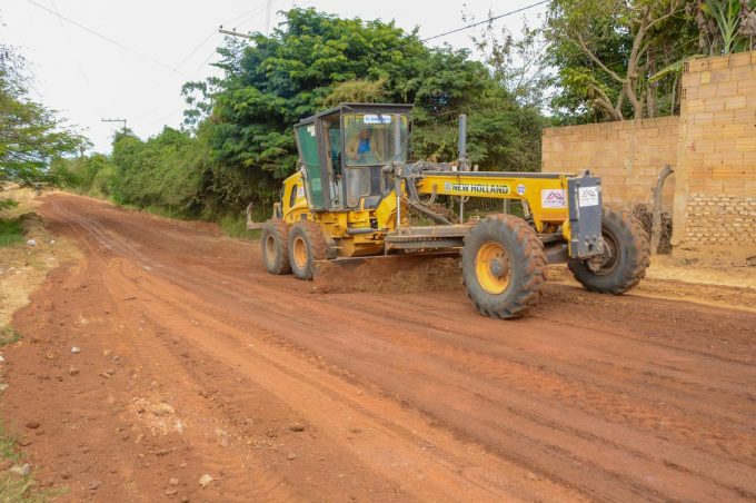 Prefeitura realiza manutenção em vias do loteamento Vila Elisa 