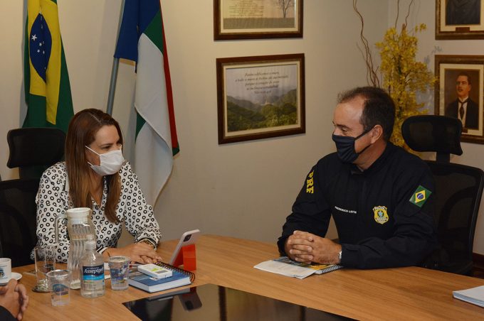 Prefeitura e PRF discutem convênio para fiscalização do trecho urbano da BR-116