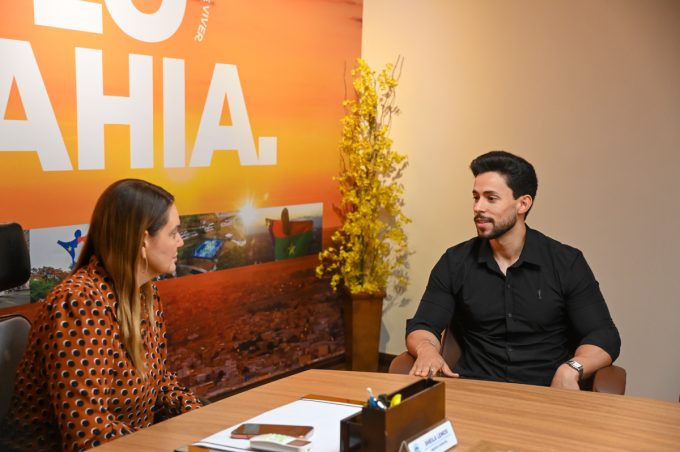 Mister Bahia 2026 visita Governo Municipal e apresenta proposta social dos concursos de beleza