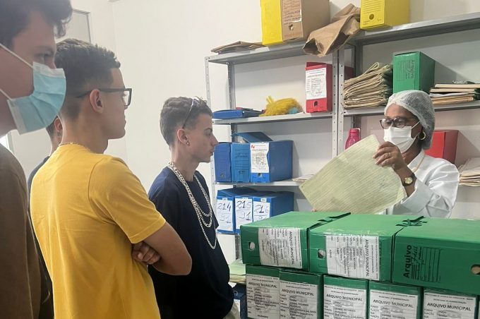 Arquivo Municipal apresenta abordagem sobre arquivologia básica para alunos do Senac