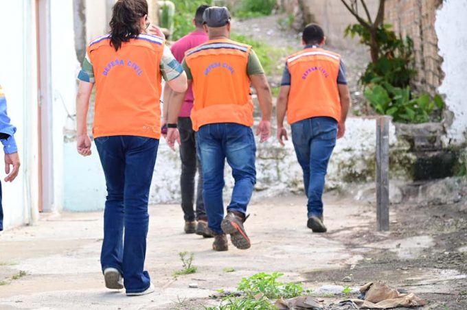 Defesa Civil e Embasa realizam visita técnica em canal de drenagem da Avenida Fernando Spínola com a Catão Ferraz