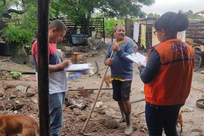 Por meio da Secretaria Municipal de Desenvolvimento Social, Prefeitura atende famílias atingidas pelas chuvas
