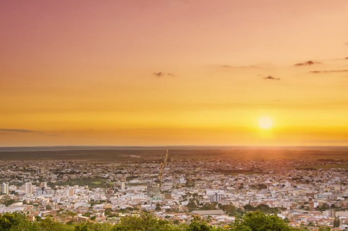 Primavera quente e seca em Vitória da Conquista: Prefeitura recomenda cuidados com a saúde e alerta para incidência de queimadas