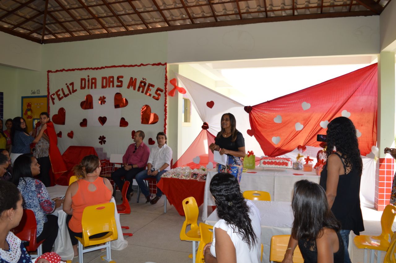 Homenagem ao Dia das Mães Movimenta escolas e creches da Rede Municipal