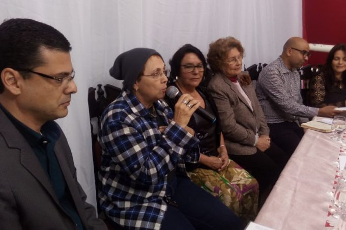 Governo Municipal participa de lançamento de livro