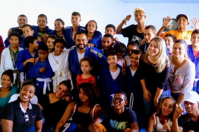 Nuca visita o Estádio Edvaldo Flores