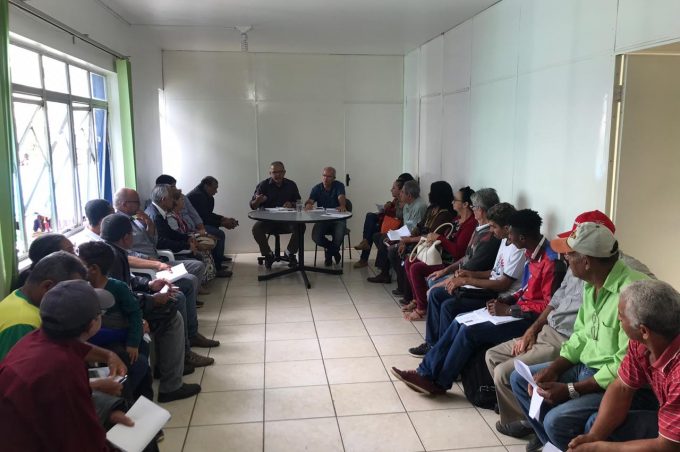 Equipe da Secretaria de Agricultura se reúne com representantes rurais