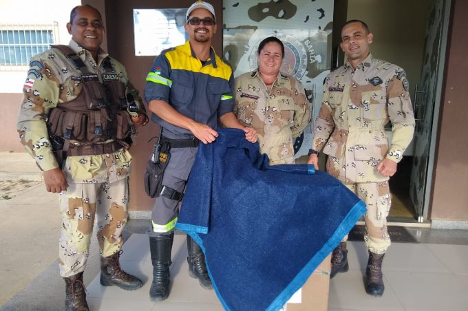 Agentes de Trânsito fazem coleta e distribuição de agasalhos durante o inverno