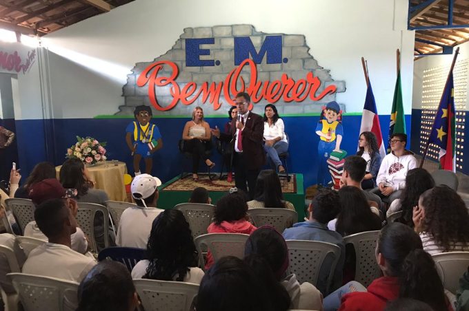 Secretaria de Educação homenageia vencedores do Projeto Lápis na Mão