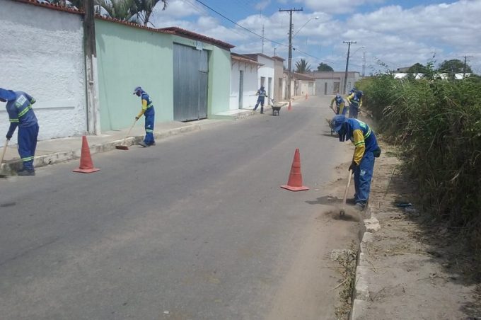 Mutirão Bairro Legal: Lagoa das Flores recebe ações de limpeza e infraestrutura