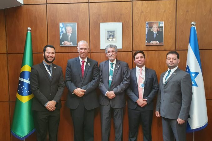 Prefeito Herzem Gusmão e comitiva são recebidos pelo embaixador de Israel, em Brasília
