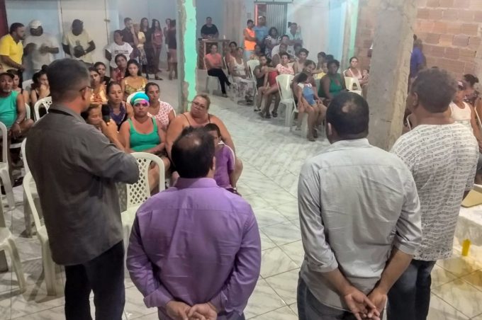 Prefeitura dialoga com moradores dos Campinhos sobre a entrega de nova Escola