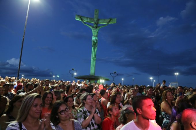 PM no Pôr do Sol: mais de seis mil pessoas visitaram o Cristo de Mário Cravo neste domingo (16)