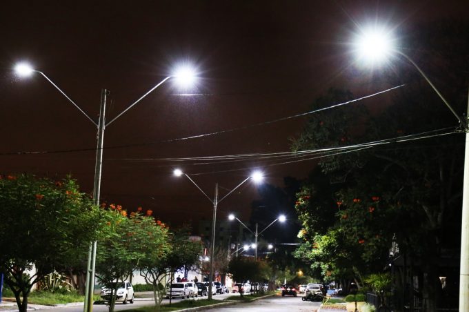Avenida Ivo Freire recebe iluminação de LED