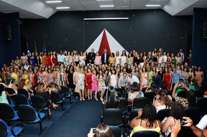 Governo Municipal empossa mais de 90 diretores das escolas municipais