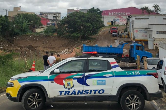 Simtrans interdita Paulino Fonseca e orienta trânsito em locais mais críticos
