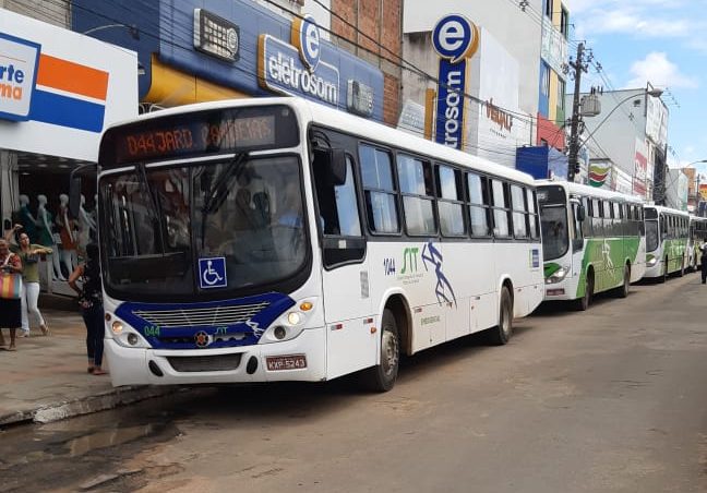 Terminal de ônibus da Lauro de Freitas está parcialmente interditado