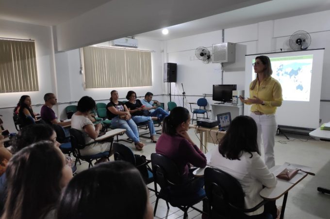 Secretaria de Saúde capacita profissionais da Atenção Básica para o protocolo de manejo do Coronavírus