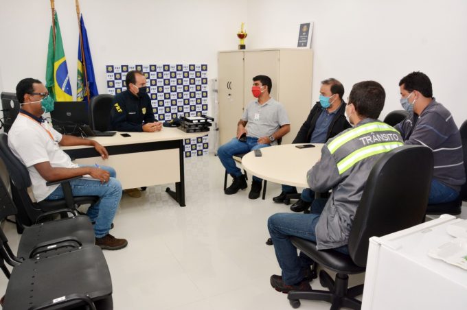 Reunião discute o combate ao transporte interestadual clandestino em Vitória da Conquista