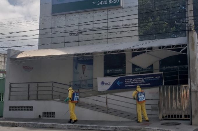 Descarte de lixo contaminado em Conquista: Prefeitura determina autuação de hospital e da empresa de transporte que jogou em lixeira comum material contaminado