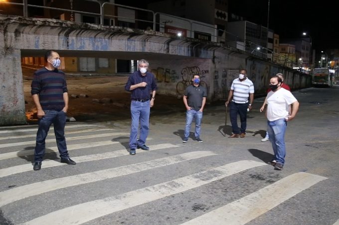 Prefeito inspeciona obras e anuncia melhorias no Centro da cidade