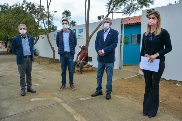 Cerca de R$ 2 milhões investidos na Saúde: Prefeito Herzem Gusmão vistoria as obras