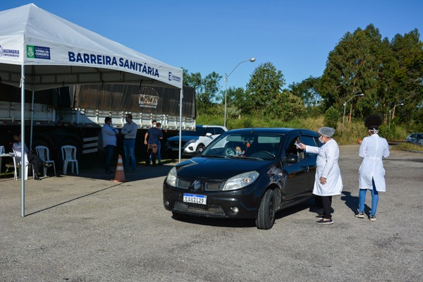 Parceria no combate ao coronavírus: E2 Engenharia doa cobertura para barreira sanitária