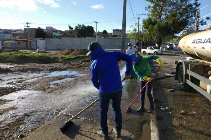 Prefeitura realiza limpeza da Lagoa do Jurema: mais de 500 toneladas de resíduos já foram retirados