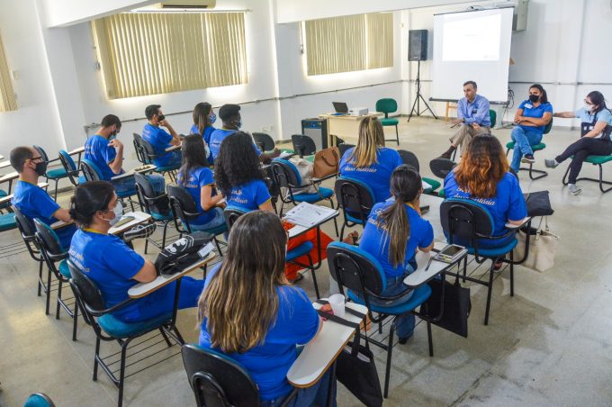 Por meio de convênio, terapeutas do Cemerf recebem qualificação