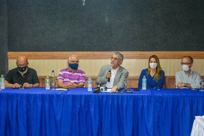 Em coletiva de imprensa, prefeito Herzem Gusmão falou sobre a continuidade da sua gestão no município para os próximos quatro anos