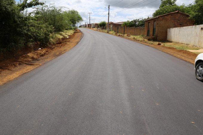 Prefeitura realiza pavimentação asfáltica e melhorias na Zona Rural