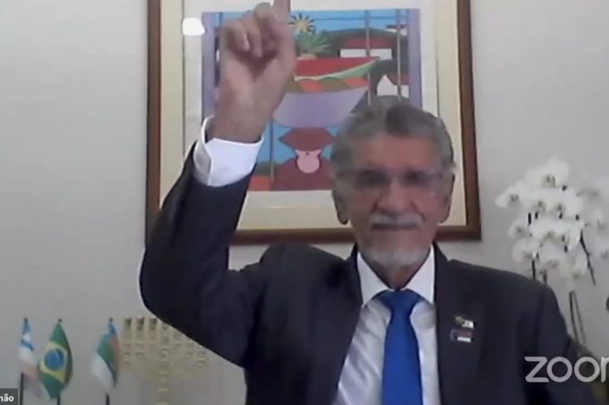 Prefeito é internado para continuação de tratamento