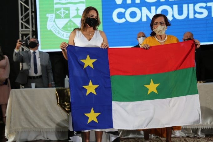 Vice-prefeita e vereadores são empossados em Vitória da Conquista