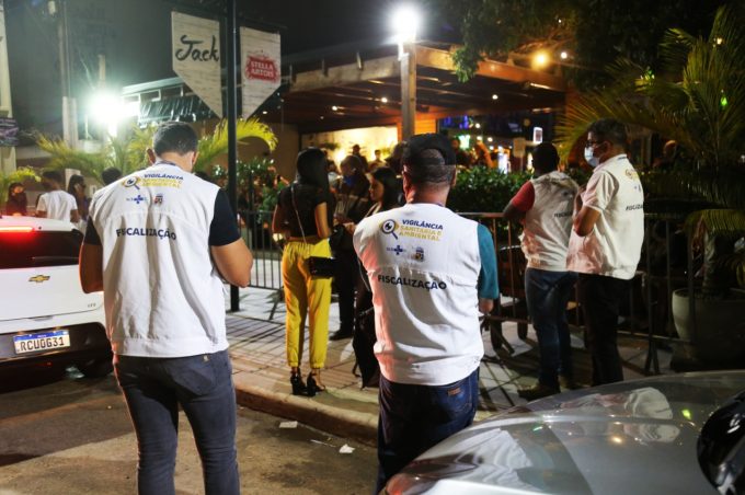 Prefeitura realiza inspeção em bares e restaurantes para coibir aglomerações