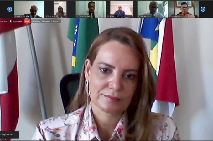 Câmara Municipal de Vitória da Conquista entrega Diploma Loreta Valadares