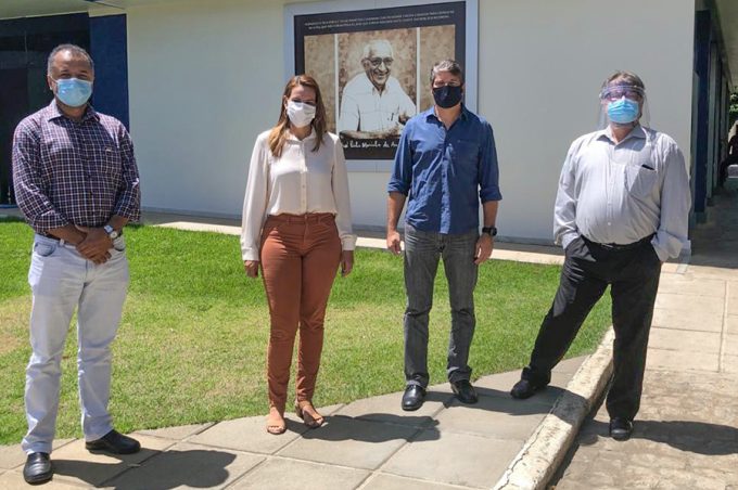 Prefeita visita Teiú e agradece parceria em ações de higienização da cidade