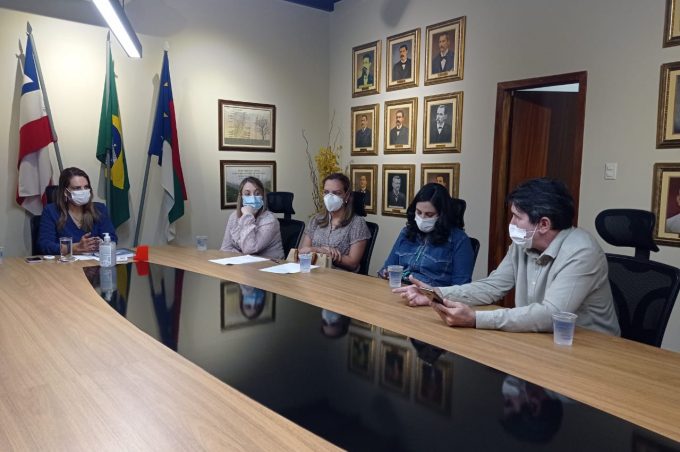 Grupo de médicos de Conquista leva à prefeita proposta de acompanhamento precoce de pacientes com Covid- 19