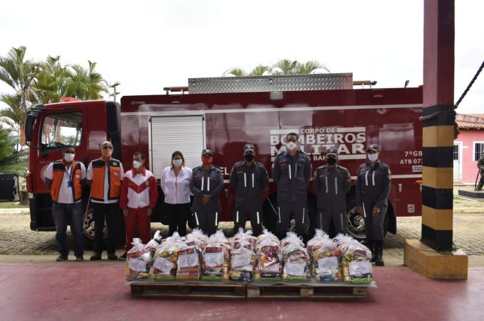 Defesa Civil participa de ação social do Corpo de Bombeiros em José Gonçalves
