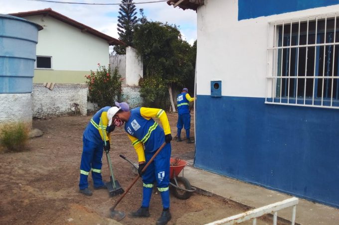 Serviços Públicos realiza mutirão de limpeza no povoado do Caldeirão