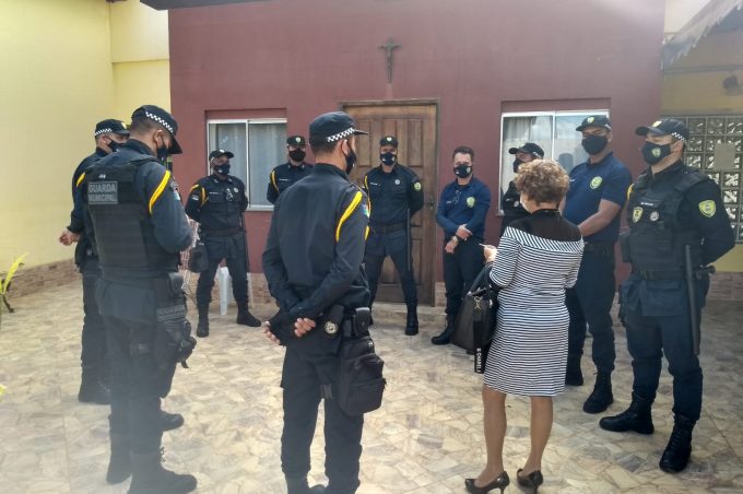 Guarda Municipal promove ação solidária na Casa do Amor